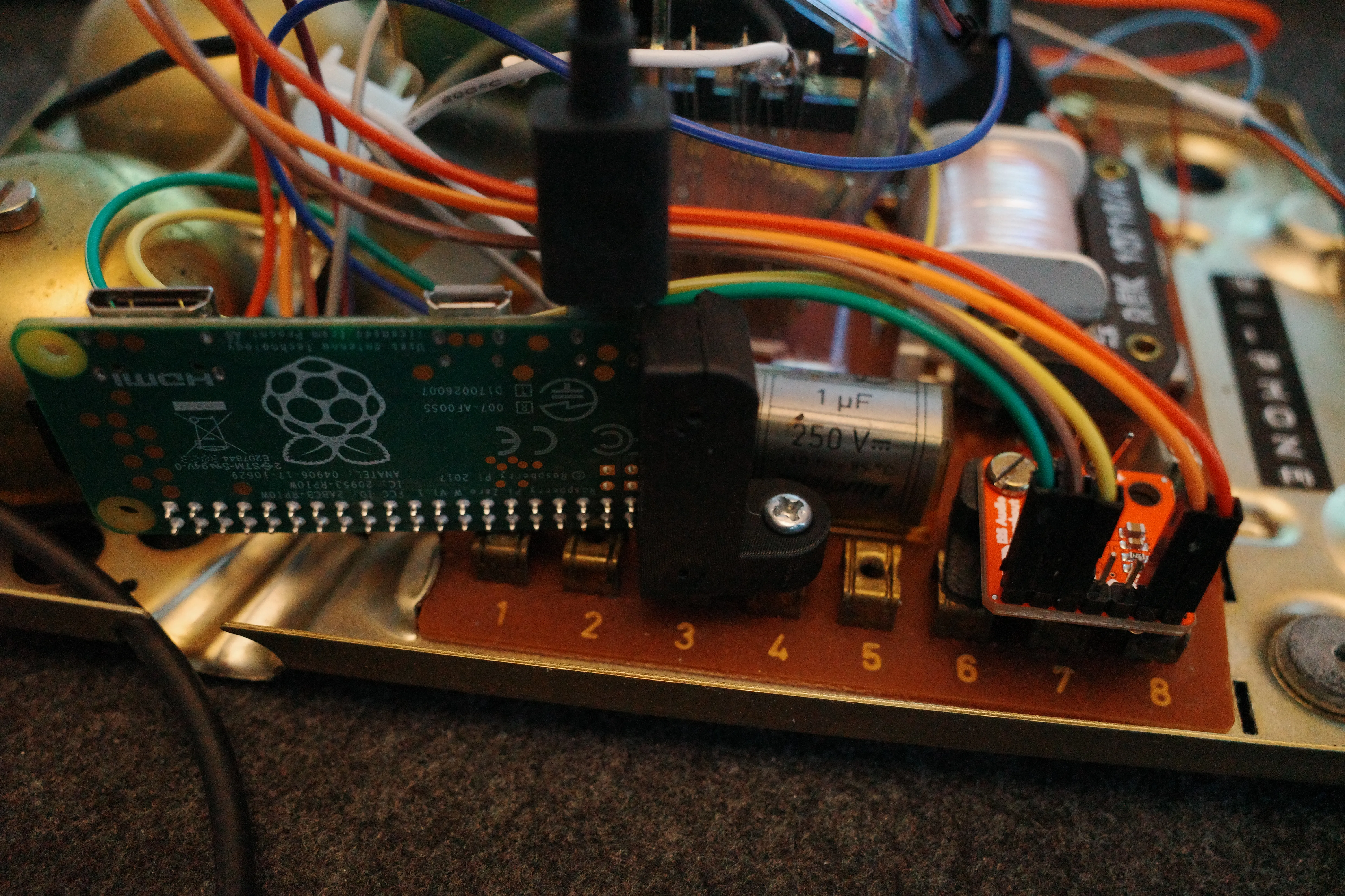 Raspberry Pi connected to the I2S amplifier through the GPIO header